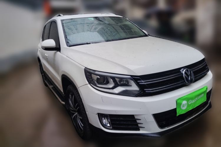 Used Volkswagen Tiguan 2015 2.0 TSI Automatic All-Wheel Drive Flagship Edition Front Right 45 Deg