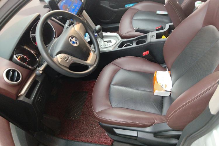 Used Venucia T70X 2015 2.0L CVT SmartFun Sport Edition Left Front Seat