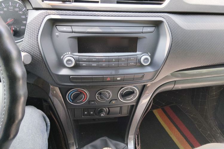 Used Great Wall Wingle 5 2021 2.4L Gasoline Two-Wheel-Drive Progressive Version Big Double Cab China VI Emission Standard 4K22D4M Audio And AC Panel