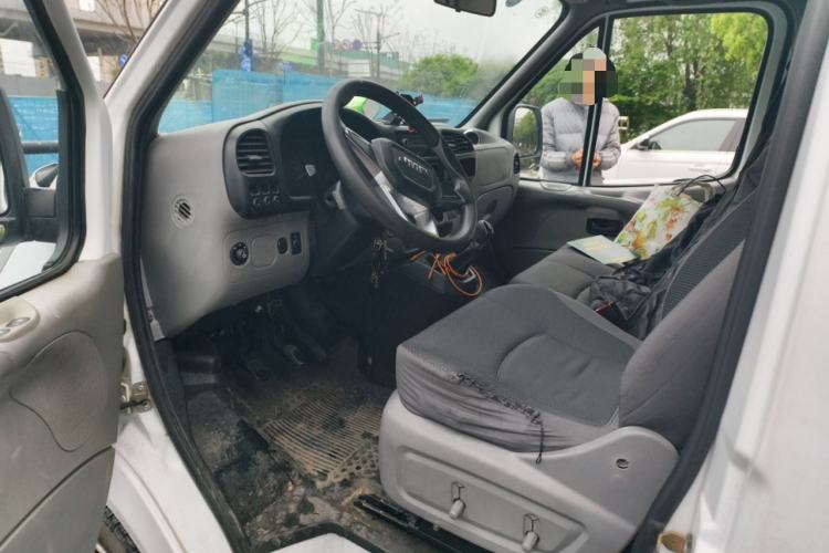 Used JMC Transit 2017 2.8T Commercial Version Short Wheelbase Mid-Roof 6/7/8-Seater JX493 Driver Seat