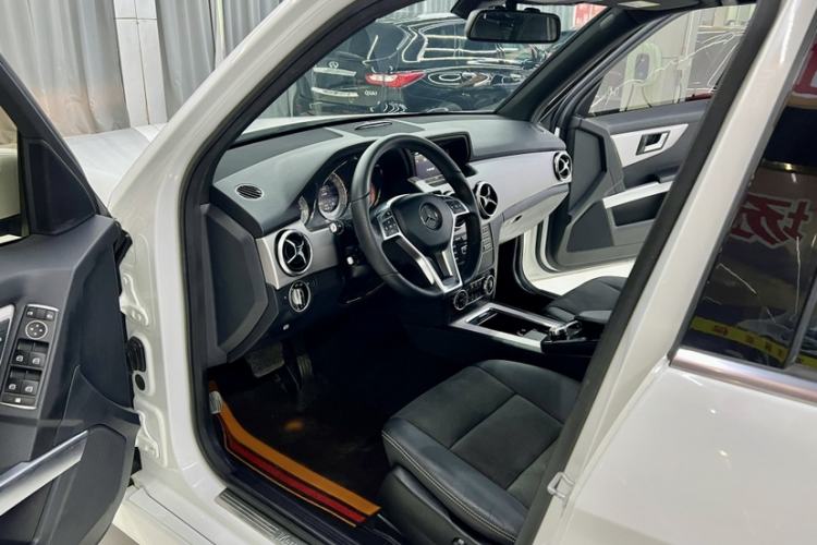 Used Mercedes-Benz GLK-Class 2014 GLK 200 Standard Model Interior 4