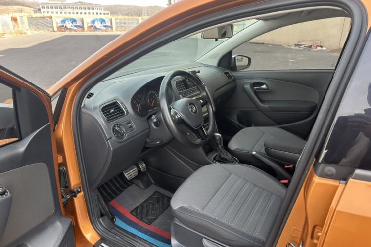 Used Volkswagen Polo 2018 1.5L Cross Polo Automatic
