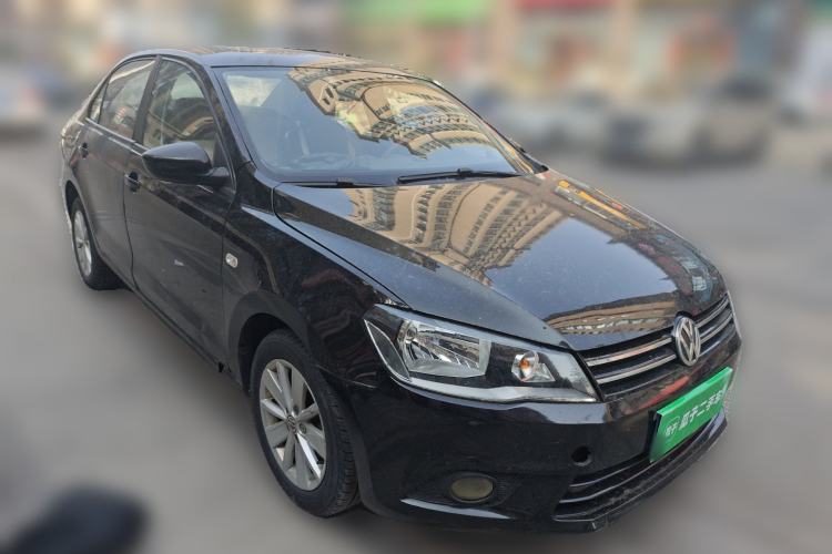 Used Volkswagen Jetta 2015 1.6L Manual Comfort Model Front Right 45 Deg