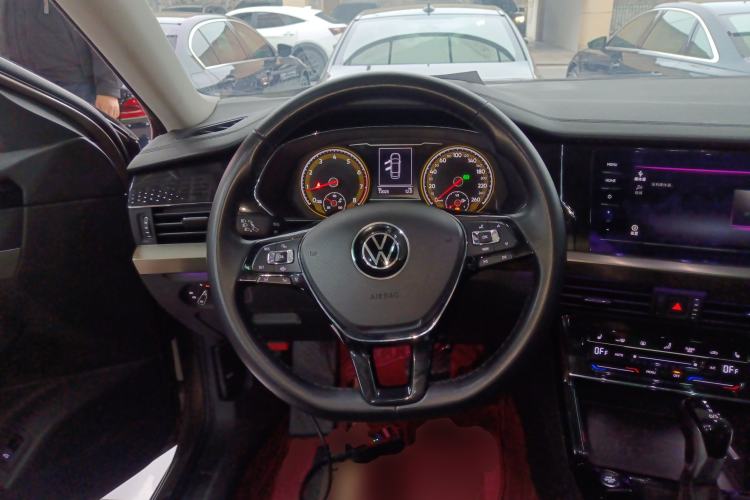 Used Volkswagen Passat 2020 Facelift 330TSI Elite Edition China VI Standard
