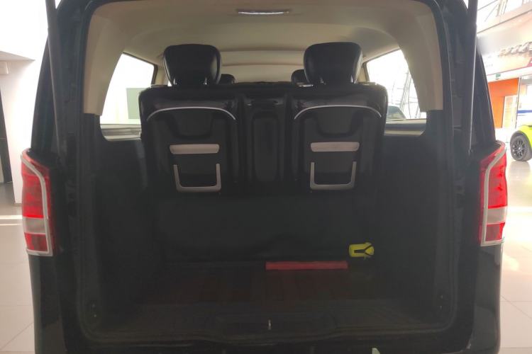 Used Mercedes-Benz Vito 2018 2.0T Elite Version 7 Seats China VI Emission Standard
