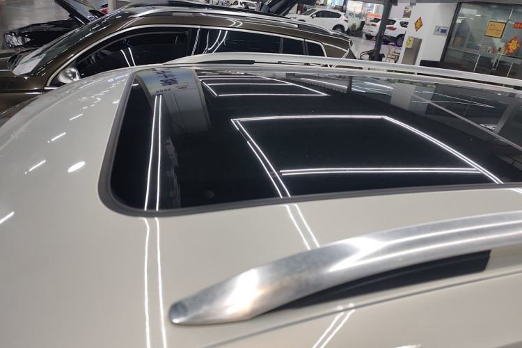 Used Volkswagen Tiguan L 2018 330TSI Automatic Two-Wheel Drive Luxury Edition Roof