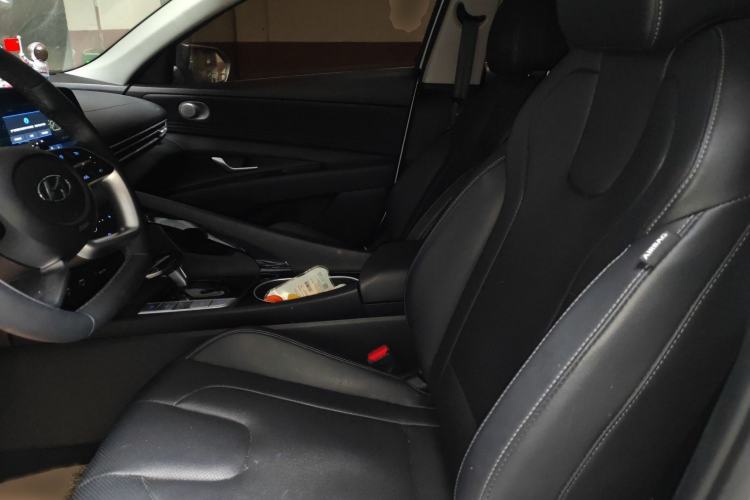 Used Hyundai Elantra 2022 1.5L CVT LUX Prestige Edition Left Front Seat