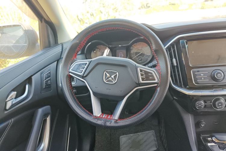 Used JMC Yusheng S350 2016 2.0T Automatic Two-Wheel Drive Gasoline Luxury Version with Sunroof 5 Seats
