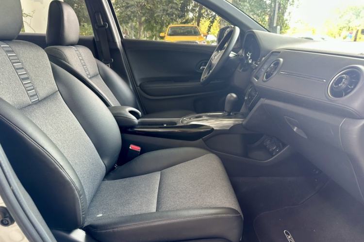 Used Honda XR-V 2020 220TURBO CVT Luxury Edition Right Front Seat