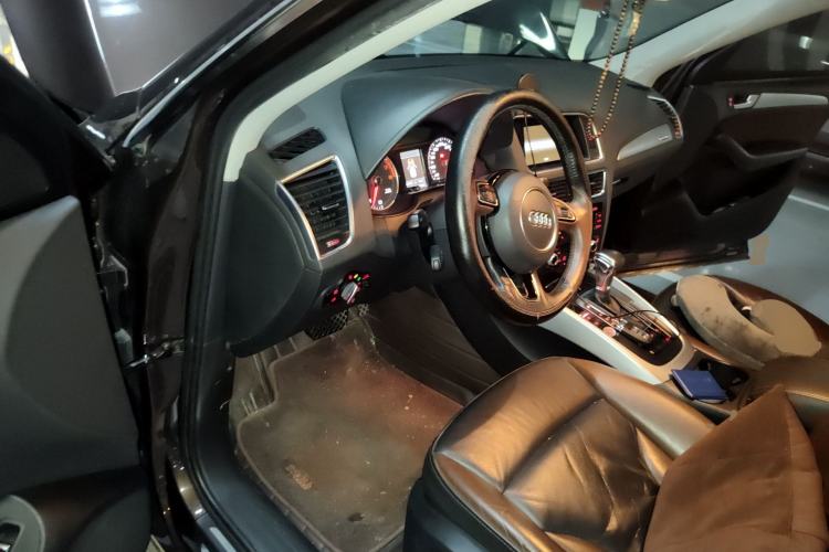 Used Audi Q5 2018 Collector's Edition 40 TFSI Technology Model
