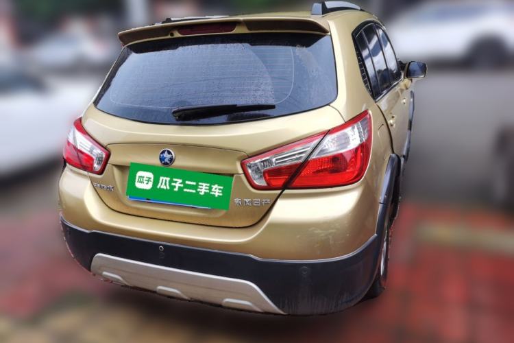 Used Venucia R50X 2013 1.6L Manual Model
