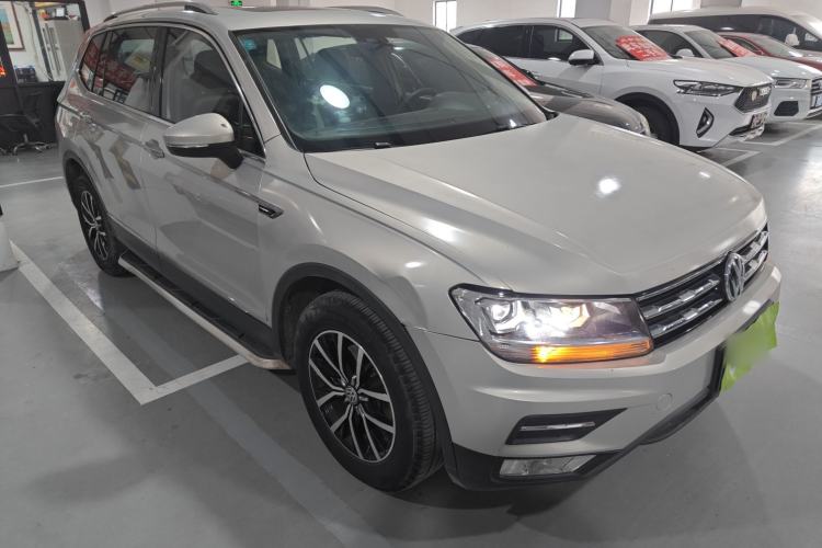 Used Volkswagen Tiguan L 2017 330TSI Automatic Two-Wheel Drive Luxury Edition
