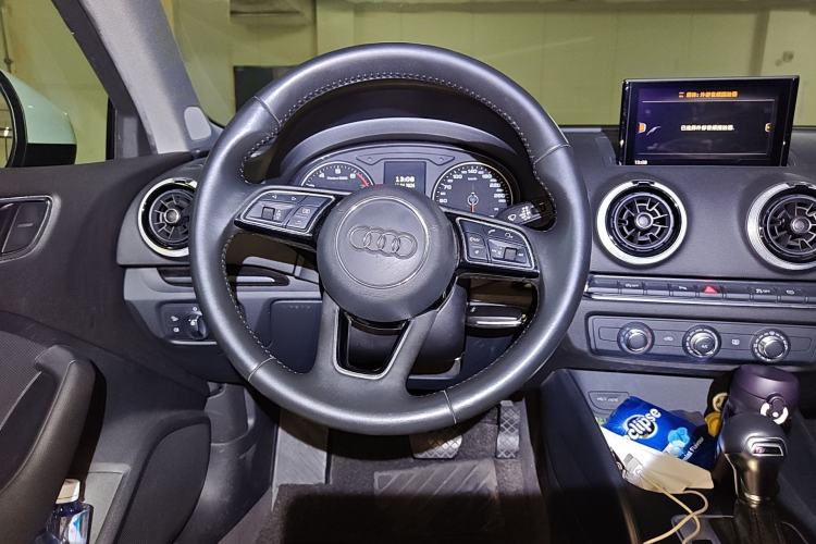 Used Audi A3 2018 30th Anniversary Edition Limousine 35 TFSI Fashion Model Steering Wheel