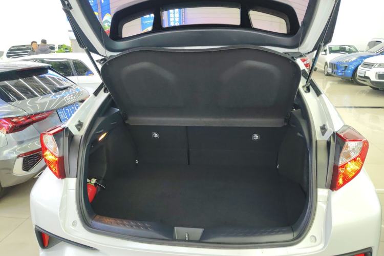 Used Toyota IZOA 2021 Dual-Motor 2.0L Yixiang Edition