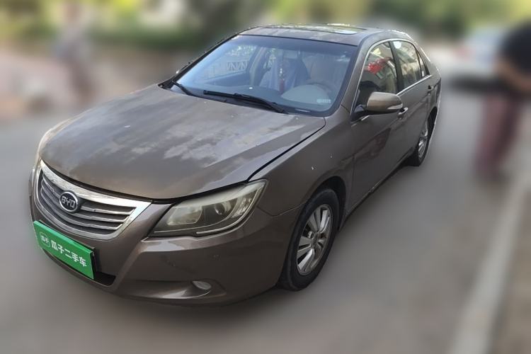 Used BYD G6 2011 2.0L Manual Luxury Version