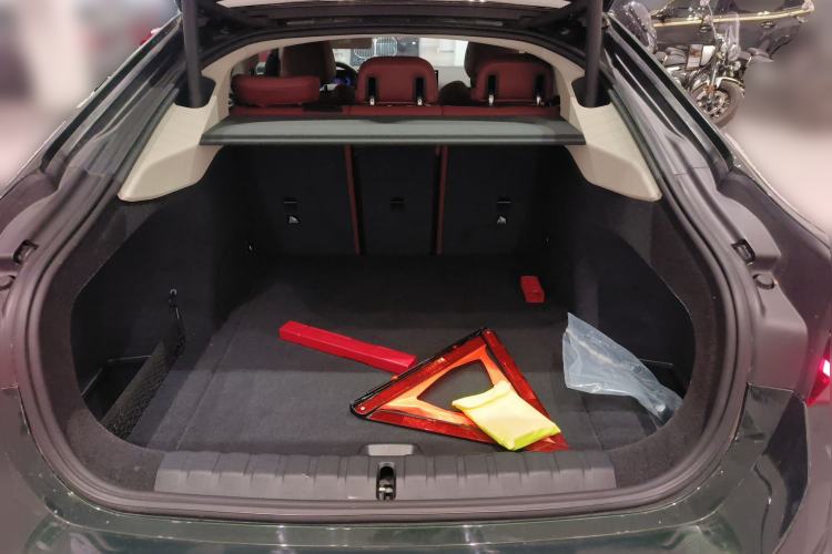 Used BMW i4 2023 eDrive35 Trunk