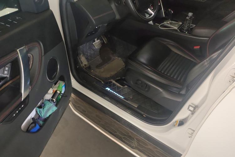 Used Land Rover Discovery Sport 2021 249 PS R-Dynamic HSE Luxury Custom Edition Driver Seat