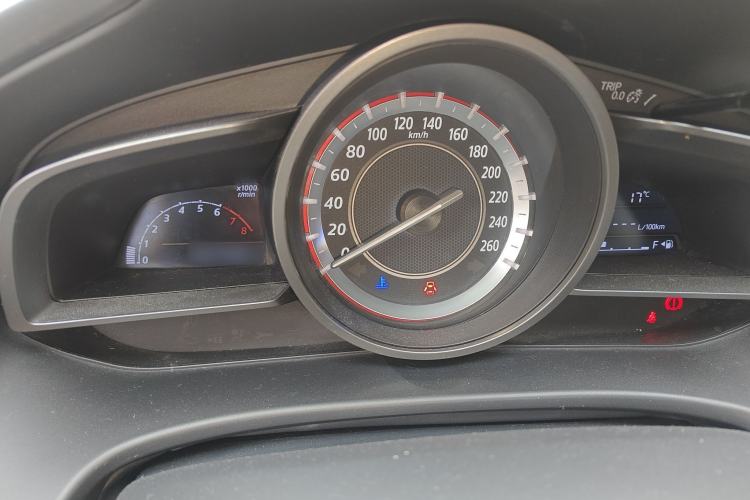 Used Mazda 3 Axela 2014 Sedan 1.5L Manual Comfort Model
