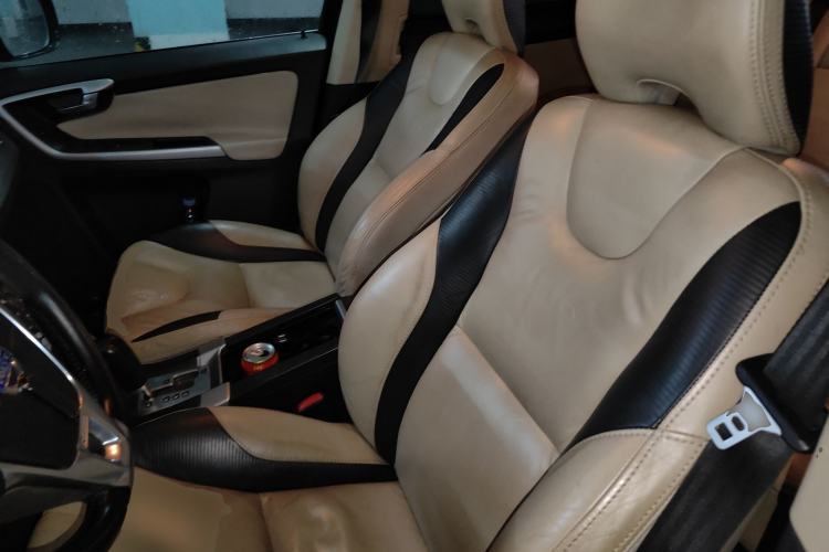 Used Volvo XC60 2011 T6 R-Design Personalized Sport Edition