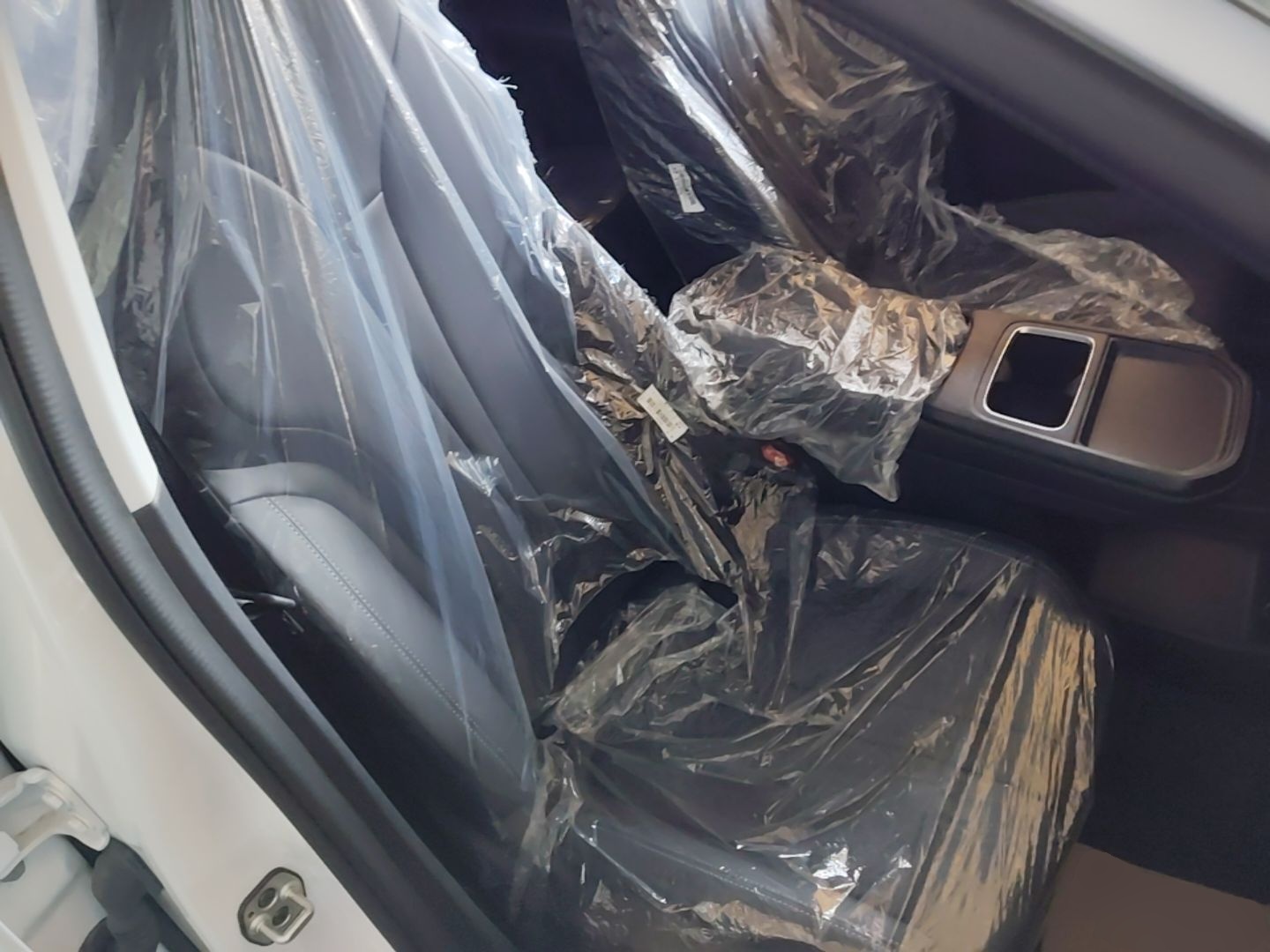 Dongfeng Aeolus SKY EV01 2025 530 km AIR Elite Edition — снимка 19
