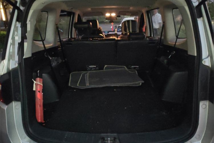 Used CHANGAN KAICHENG Oushang A600 2016 1.5L Manual Luxury 7-Seater Trunk