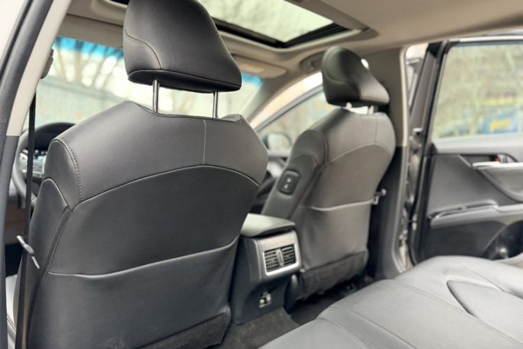 Used Toyota Camry 2021 2.0G Luxury Edition
