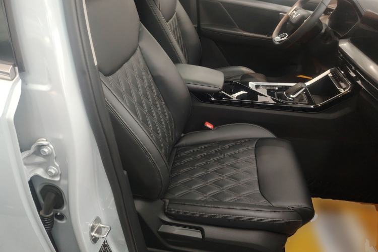 Used Wuling Asta 2022 2.0L DHT Electric-Speed Version