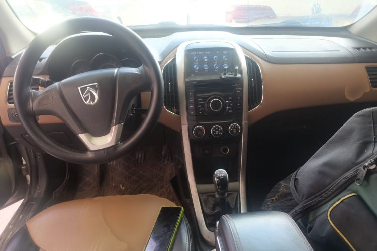 Used Baojun 630 2013 1.5L manual Comfort trim
