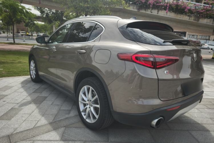 Used Alfa Romeo Stelvio 2017 2.0T 280HP Luxury Edition
