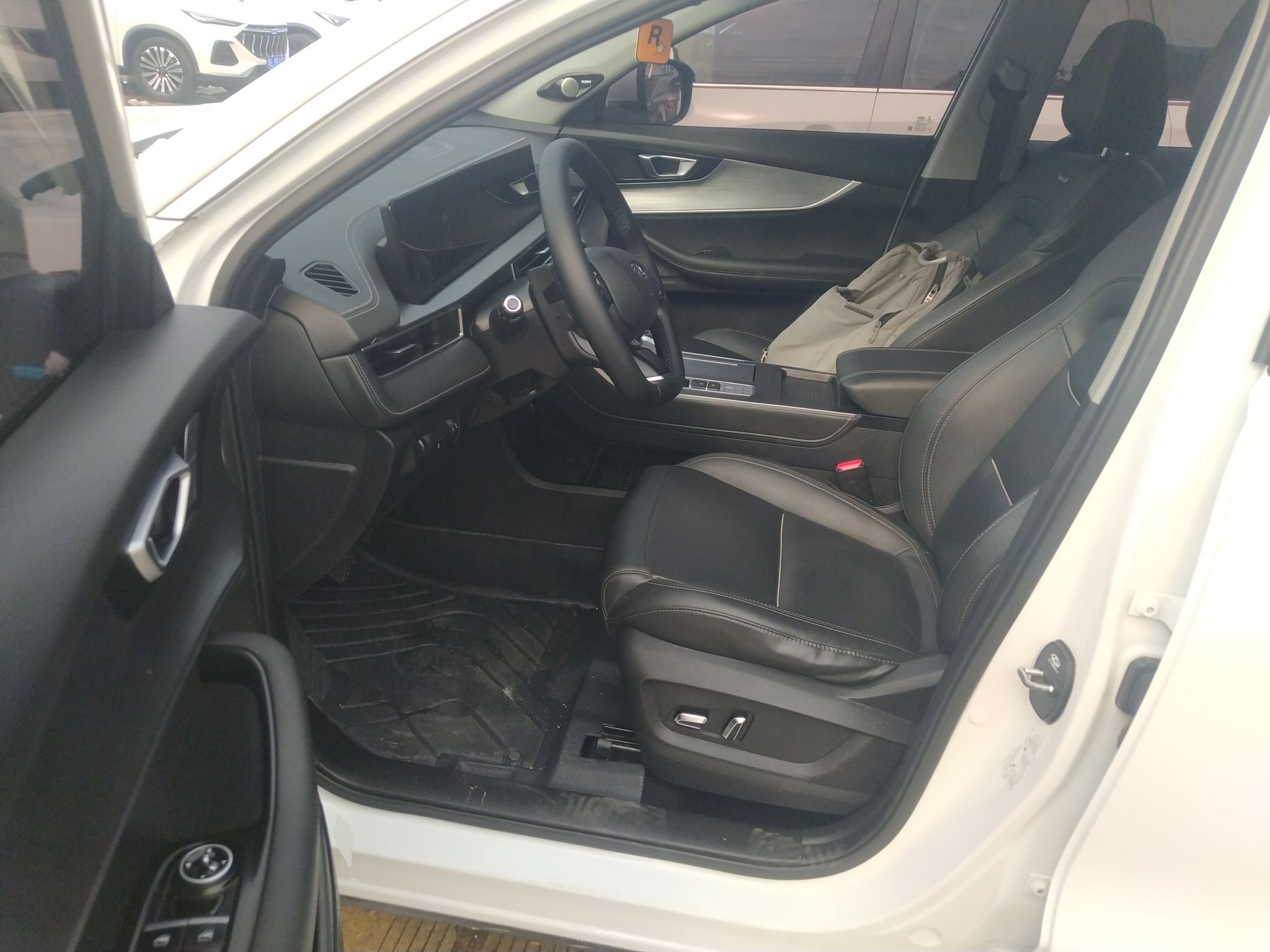 Переднее сиденье в автомобиле