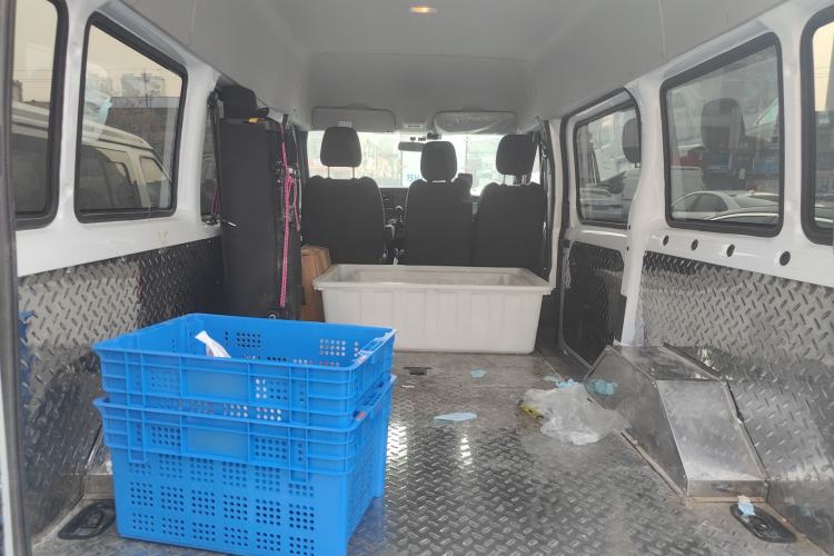 Used JMC Fushun 2023 2.0T Manual Short-Wheelbase Mid-Height Commercial Multi-Purpose 5-Seater Passenger Vehicle