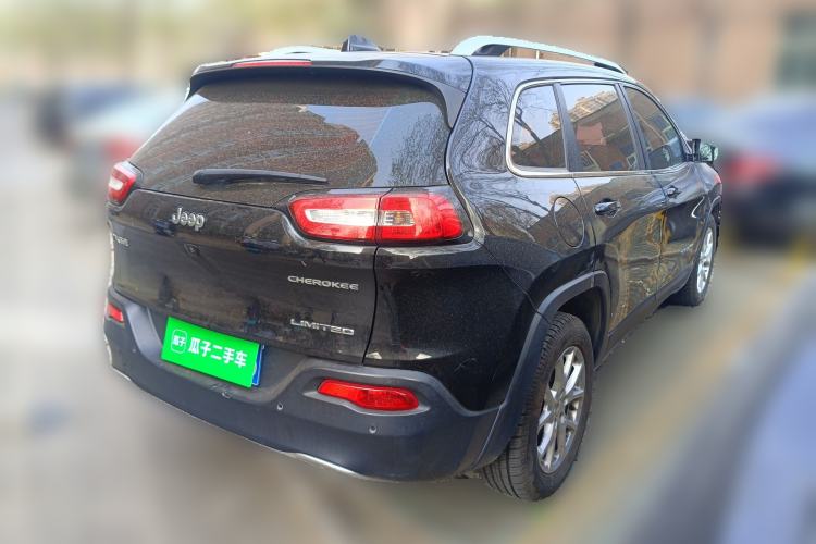 Used Jeep Cherokee 2017 2.0L Superior Edition