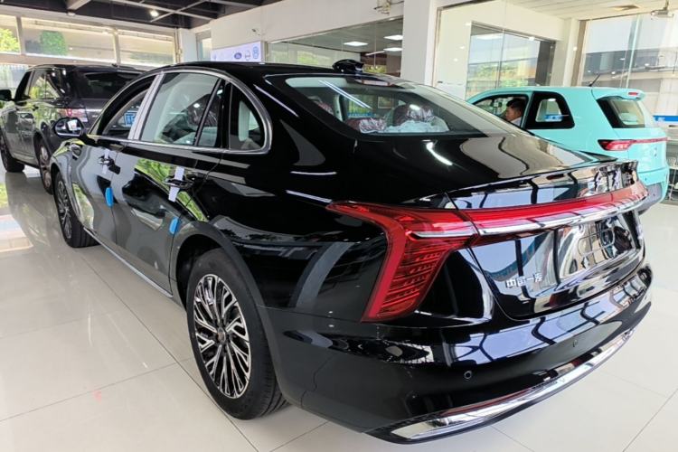 Used Hongqi H5 2025 2.0T Automatic Flag Edition – 500 000 Units Commemorative Version