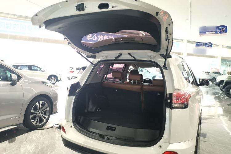 Used Toyota RAV4 2016 2.0L CVT Two-Wheel Drive Urban Edition China V Standard