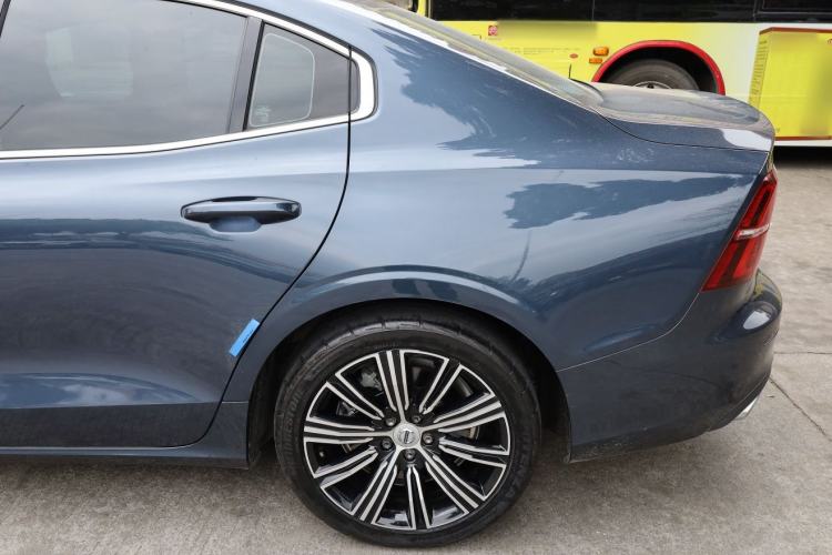 Used Volvo S60 New Energy 2022 T8 eDrive Hybrid All-Wheel Drive Smart Luxury Edition Exterior 12