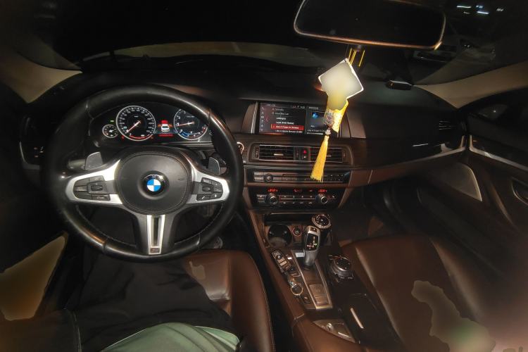 Used BMW 5 Series 2017 525Li Luxury Design Package Center Console