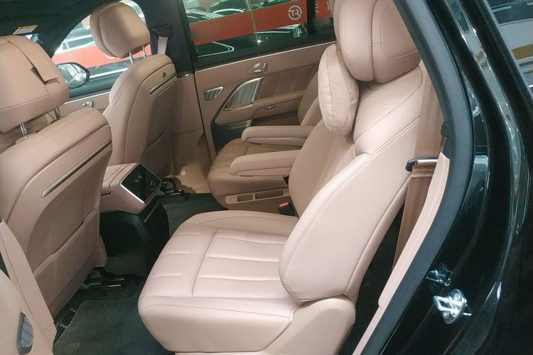 Used ONVO Luxeed L90 2025 Model—Max Six-Seater Version Left Rear Seat