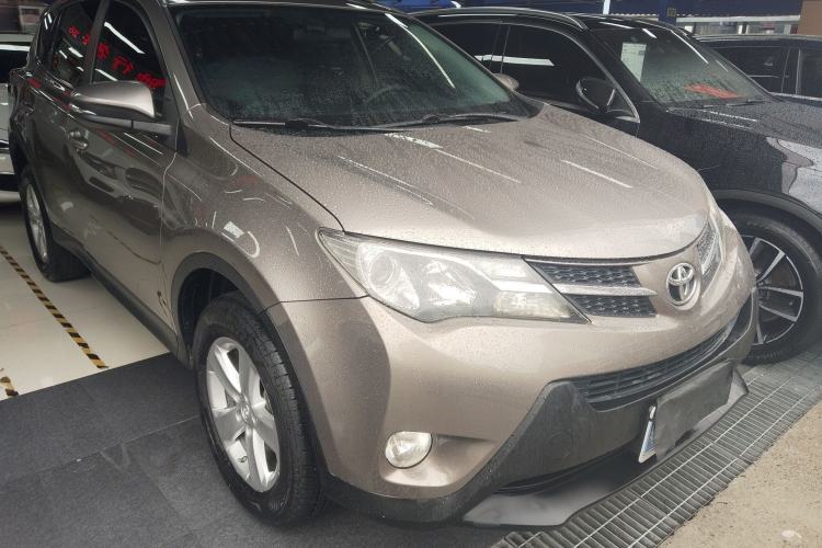 Used Toyota RAV4 2013 2.0L CVT Two-Wheel Drive Urban Edition Front Right 45 Deg