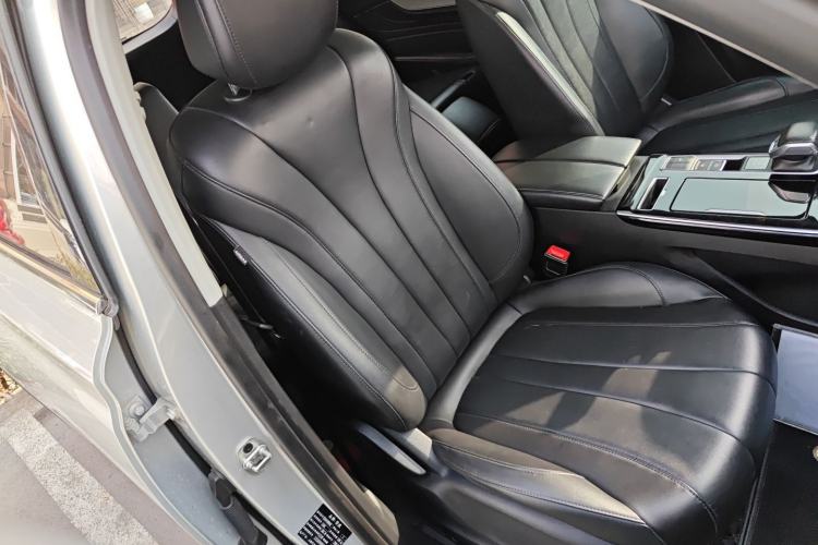 Used Roewe RX5 MAX 2019 300TGI Automatic 4G Connect Luxury Edition
