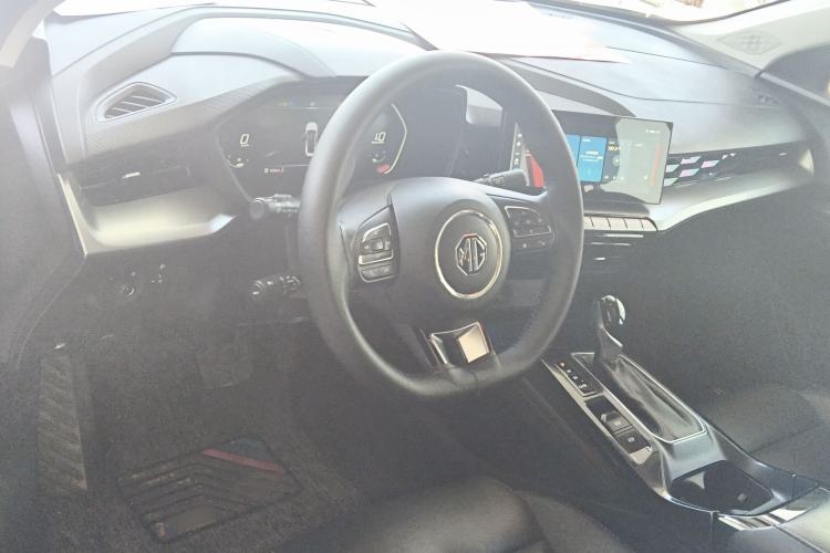 Used MG 5 2021 Revised Version 180 DVVT CVT Youth Luxury Edition Center Console