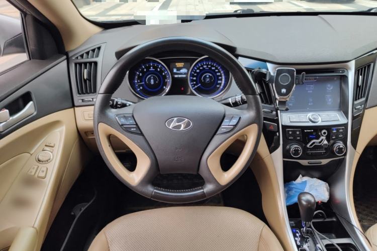 Used Hyundai Sonata 2011 2.0L Automatic Leading Edition Steering Wheel