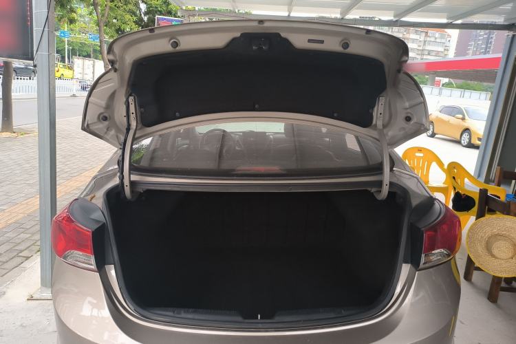 Used Hyundai Elantra (5th Generation / Langdong) 2012 1.6L Automatic Fashion Edition Trunk