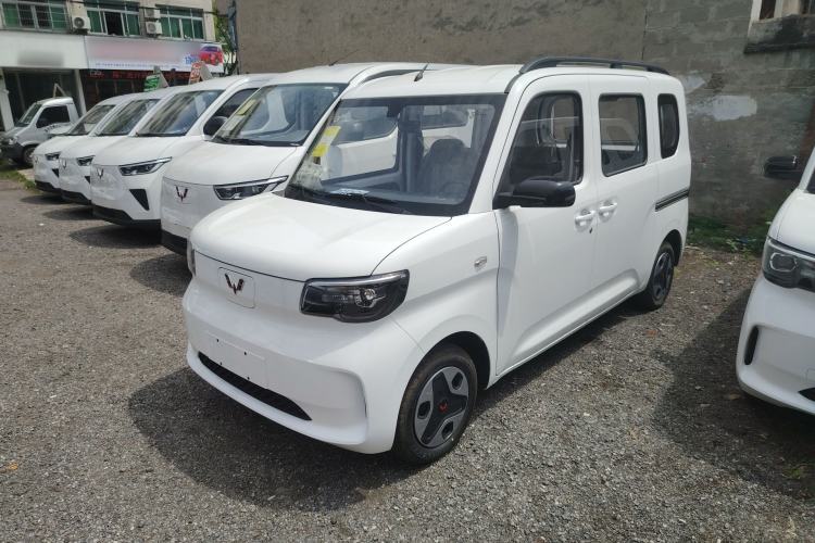 Used Wuling Zhiguang New Energy 2025 Model 305km Ambitious Edition