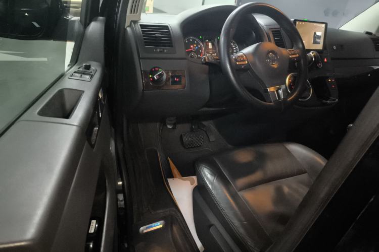 Used Volkswagen Multivan 2012 2.0 TSI Two-Wheel-Drive Luxury Edition