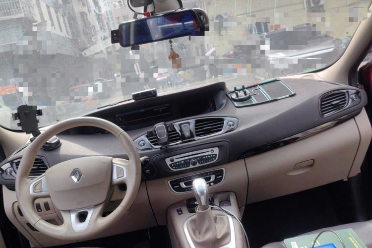 Used Renault Scenic Classic 2011 2.0 Comfort Edition with Scenic Design
