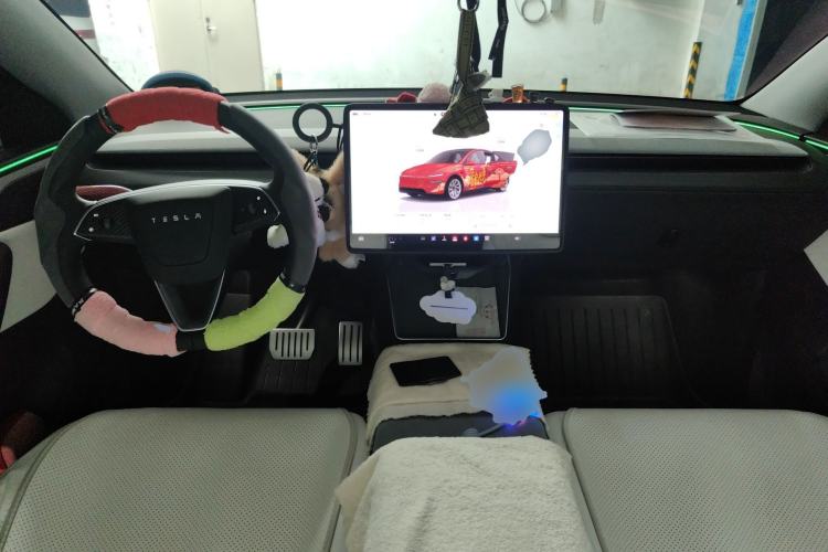 Used Tesla Model Y 2025 Updated Version Long-Range All-Wheel Drive Center Console