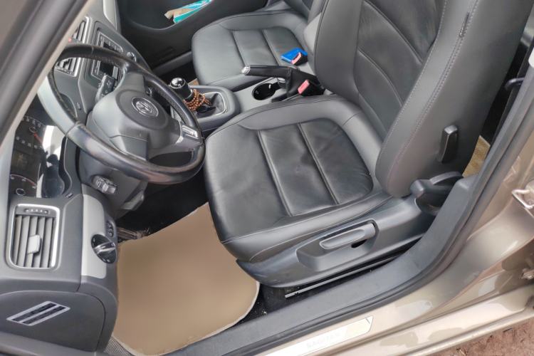 Used Volkswagen Sagitar 2014 1.6L Manual Comfort Model Left Front Seat