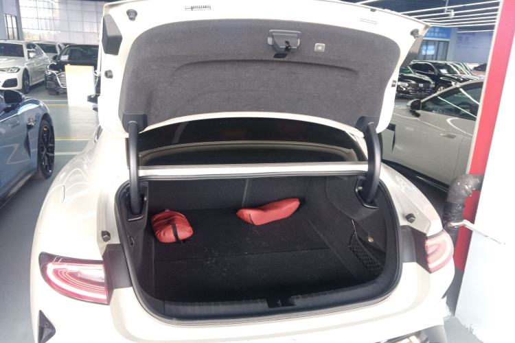 Used Xiaomi Auto SU7 2024 Four-Wheel Drive Ultra-Long Range Advanced Intelligent Driving Max Edition
