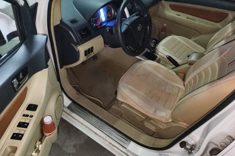 Used BAIC E Series 2013 Sedan 1.5L Automatic Lotte Edition Driver Seat