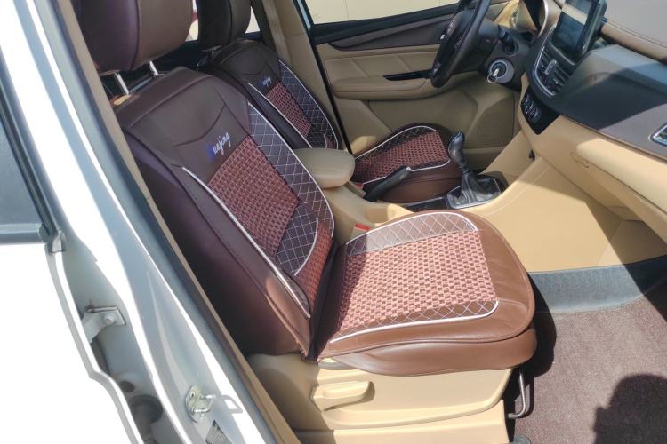 Used Baojun 730 2017 1.5T Manual Fashion Version 7 Seats China V Emission Standard